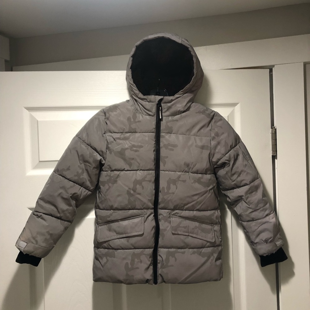 Boys grey reflective camo fabric cozy puffer Jacket size 7